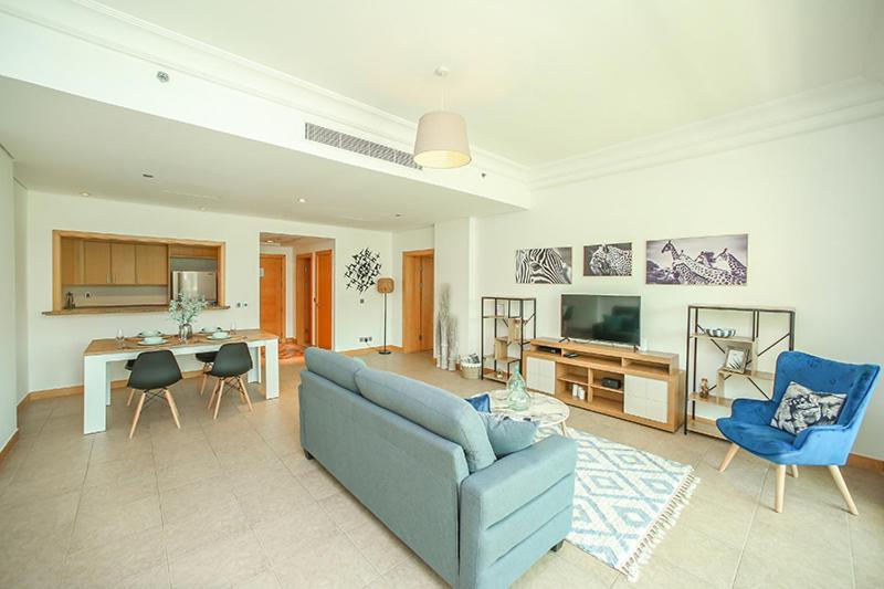 Bright Cosy One Bed - Palm Jumeirah Shoreline Apartment *